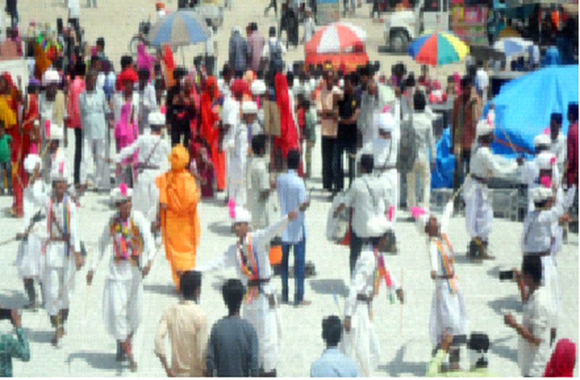 खेतलाजी के दरबार में उमड़े श्रद्धालु