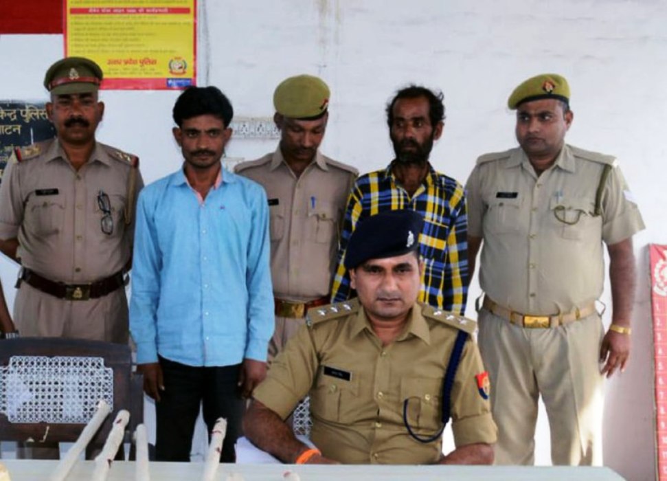 sitapur-police-arrested-2-person-made-with-inligal-arms
