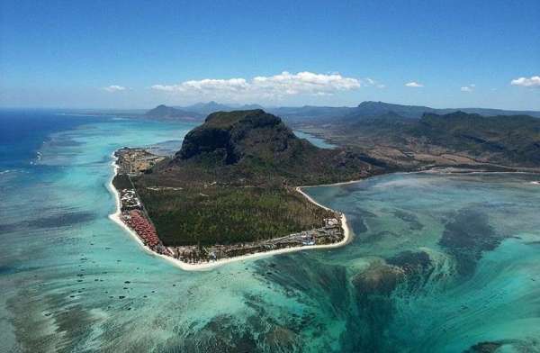 Unique Underwater Waterfall Mauritius