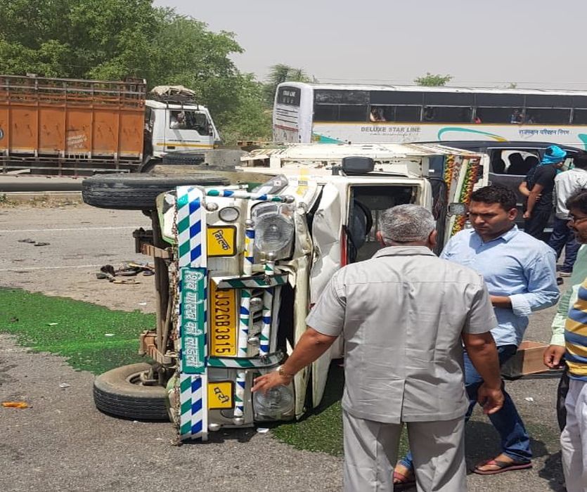 4 Dies And 24 Injured In Pickup Revert In Bansur Alwar