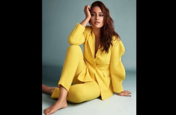 Sonakshi Sinha New Makup look photos