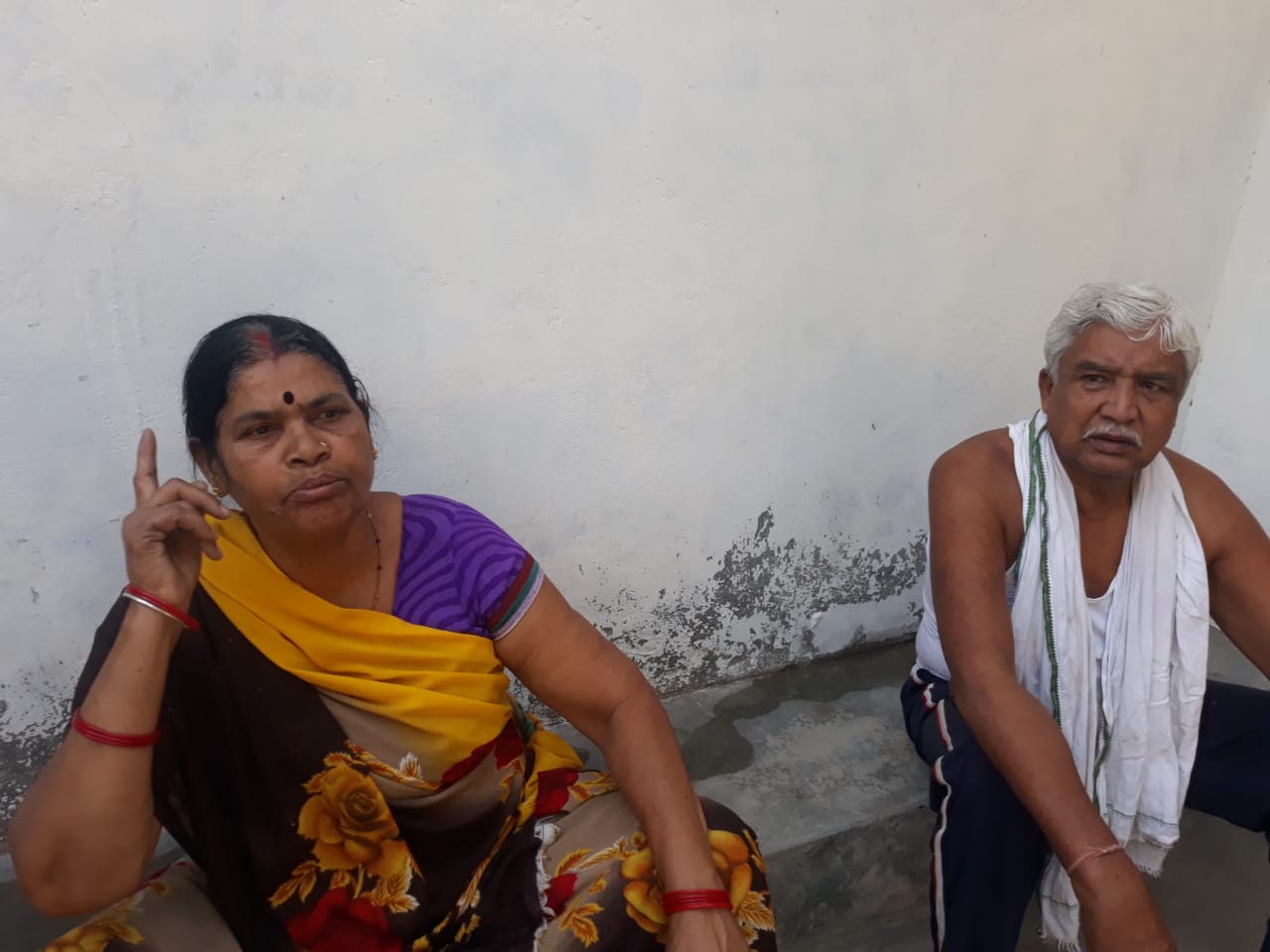 Video Story: Anganwadi Assistant hanged and sued the neighbors in the