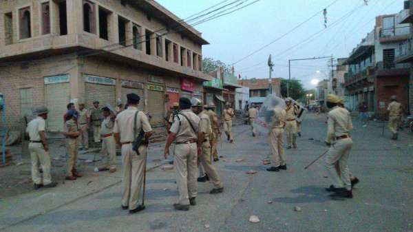 Stoning between two groups in Soorsagar Jodhpur