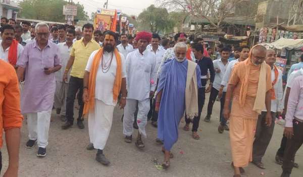 रामलला के जयकारों के गूंजा आसमान, झांकियां रहीं आकर्षण का केन्द्र