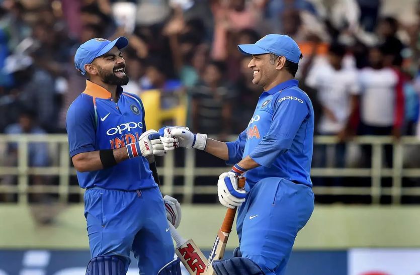 Mahendra Singh Dhoni and Virat Kohli
