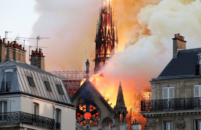 bollywood-reaction-on-historic-notre-dame-terrible-fire