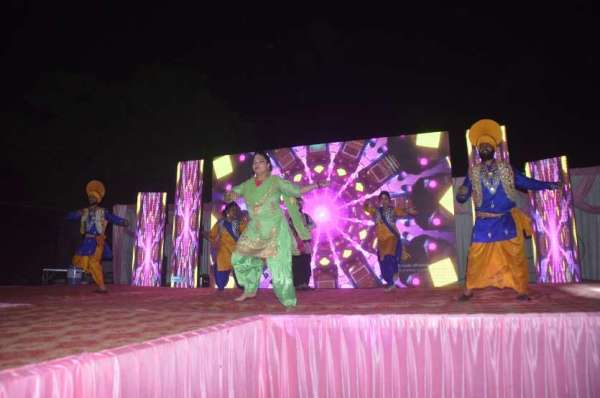 Punjabi Samaj ne manaya BAISAKHI PARV