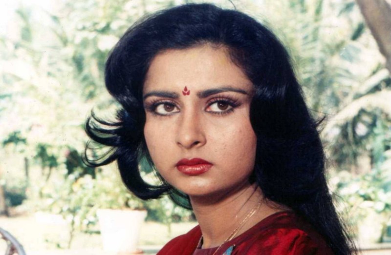 80 के दशक की हसीन अदाकारा, पहले शादीशुदा डायरेक्टर संग चला अफेयर फिर 2 बच्चों की मां बन पति से हुई अलग