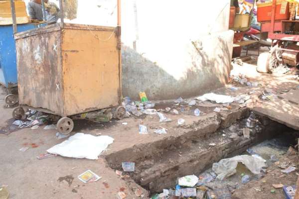 अगर आप घर से बिना पानी के आ रहे है बस स्टैंड तो देख ले ये तस्वीरे