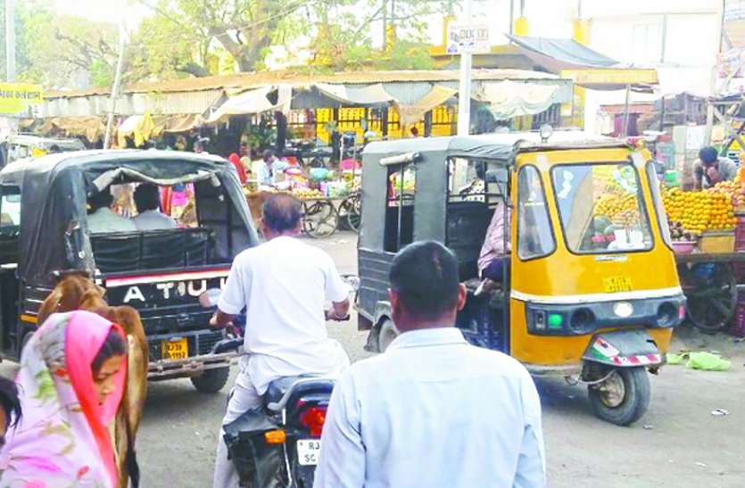 Traffic arrangements in Samadri, facing problem every day