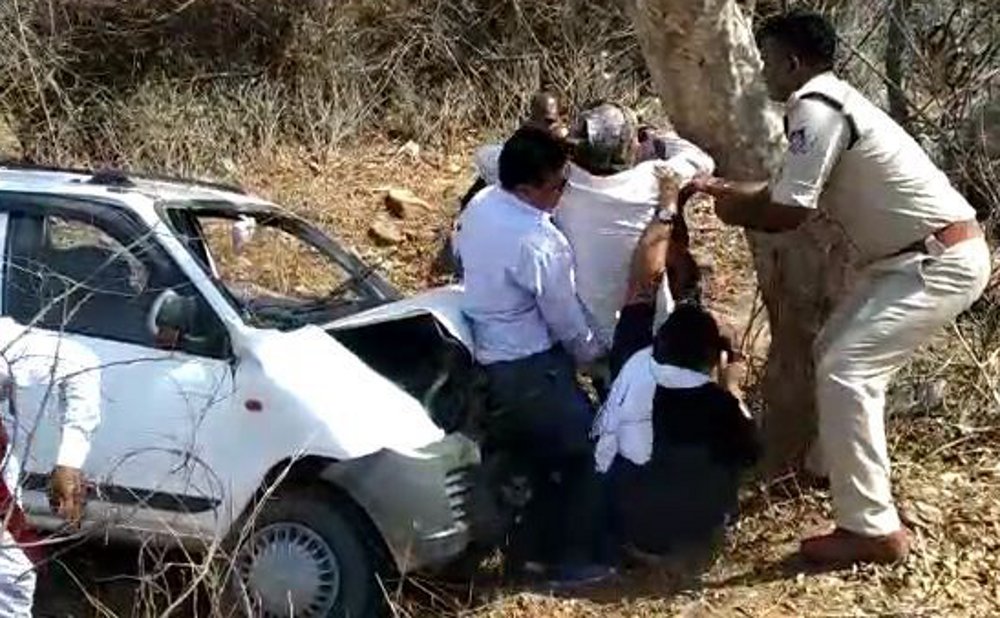 car accident in panna