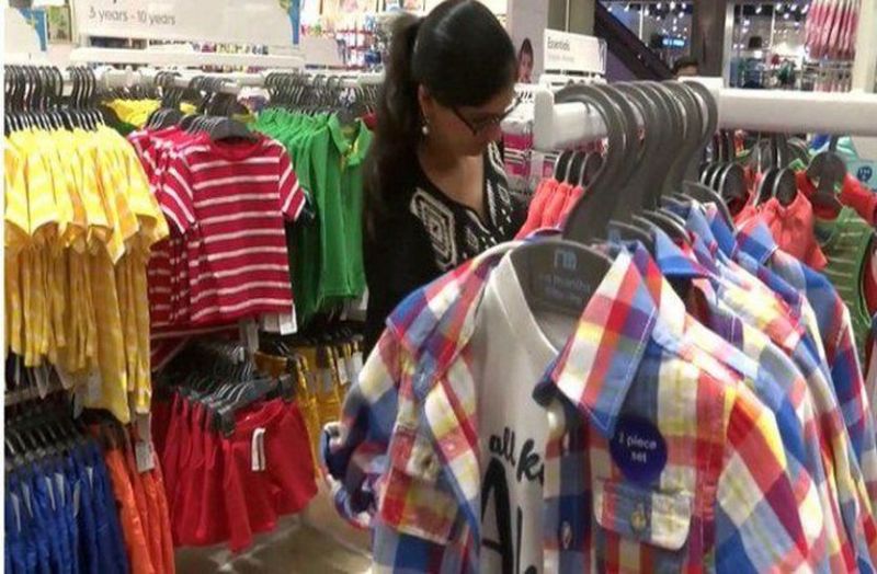 shaadiyon kee dhoom mein baajaar hue gulajaar in bhilwara