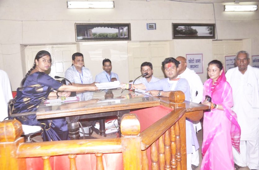 scindia fill nomination from guna-shivpuri loksabha seat
