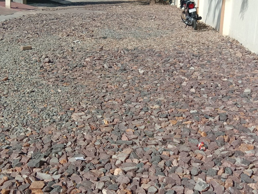 Hanumangarh road again shabby, paveworks flowing in water