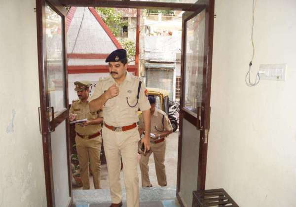 Kalanidhi Naithani auchak nirikshan