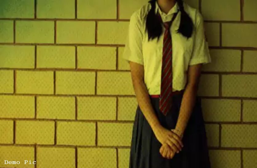 शिक्षक के रिश्तों को तार-तार करने का मामला सामने आया है। पिपराली इलाके की एक छात्रा ने निजी स्कूल के शिक्षक पर उसके साथ बलात्कार करने और मारपीट करने का मामला दर्ज कराया है।