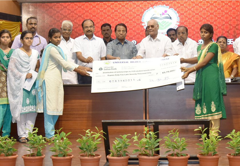 Auxiliary fund to 1125 students in VIT
