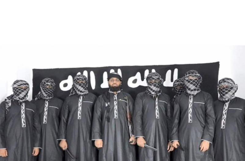 zahraan hasim with other IS militants