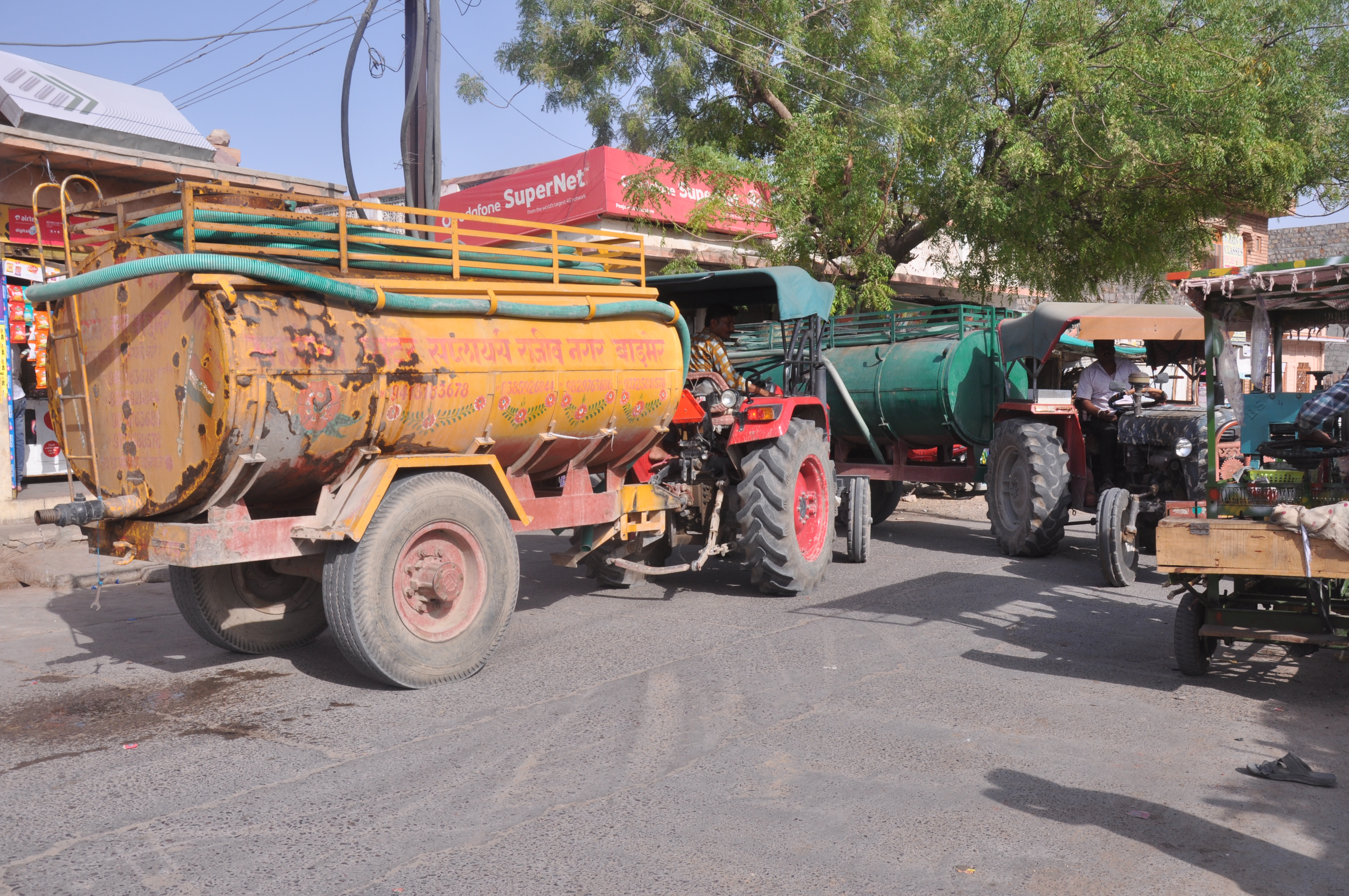 Traffic police did not put a rein, tractor snatched innocent life