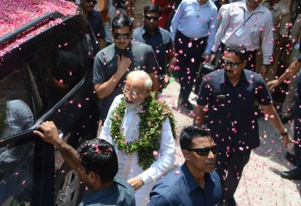 PHOTO: प्रधानमंत्री नरेंद्र मोदी ने नामांकन से पहले लिया बाबा काल भैरव का आशिर्वाद