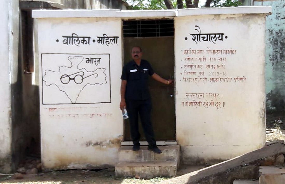 Election 2019: Former CM Shivraj Singh Chauhan use to women toilet