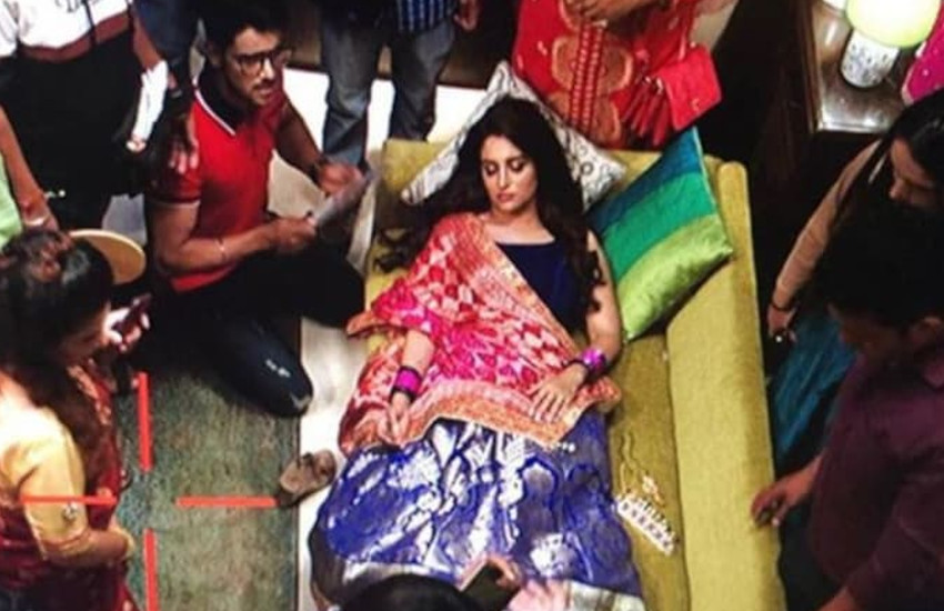 actress-dipika-kakar-faint-on-set-of-show-pani-puri