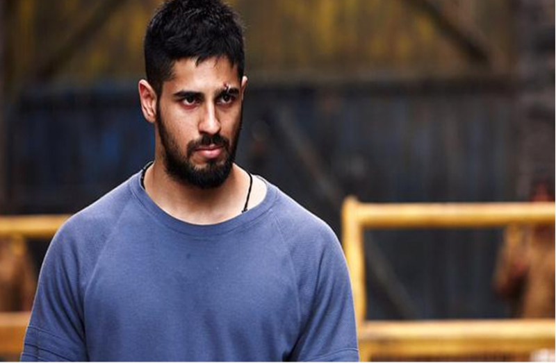 इस नए एक्टर ने की सिद्धार्थ मल्होत्रा की जमकर बेइज्जती, कहा- बेहद खराब एक्टर हैं सिद्धार्थ