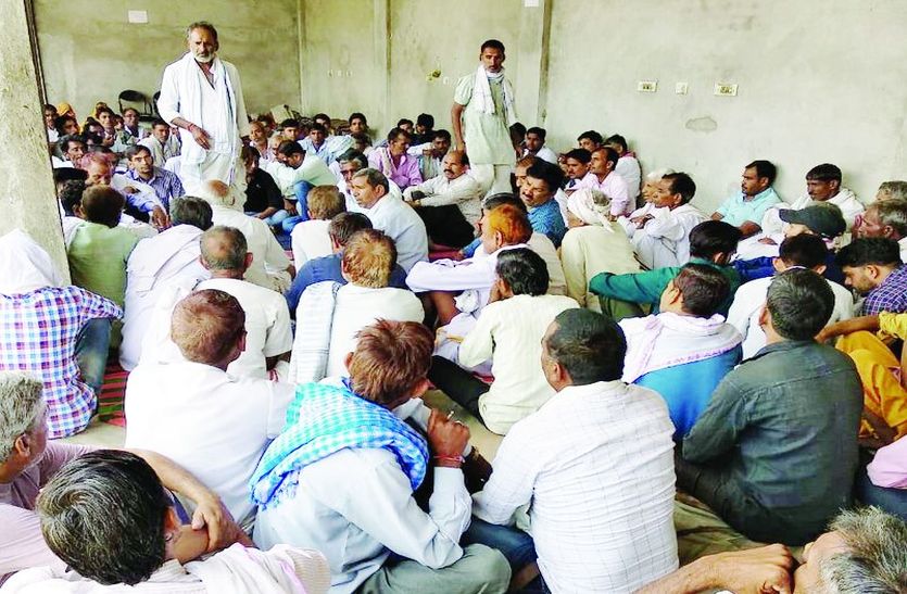 सेवा समिति सदस्य, पंच पटेल एवं ग्रामीण।