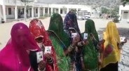 womens in veil