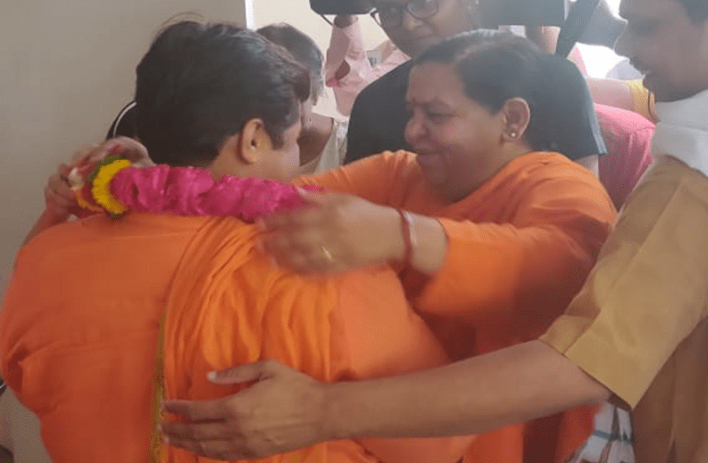 Pragya Thakur meets Uma Bharti