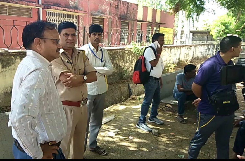 durghatana mein mrtak videshee naagarik ka karavaaya postamaartam, kam