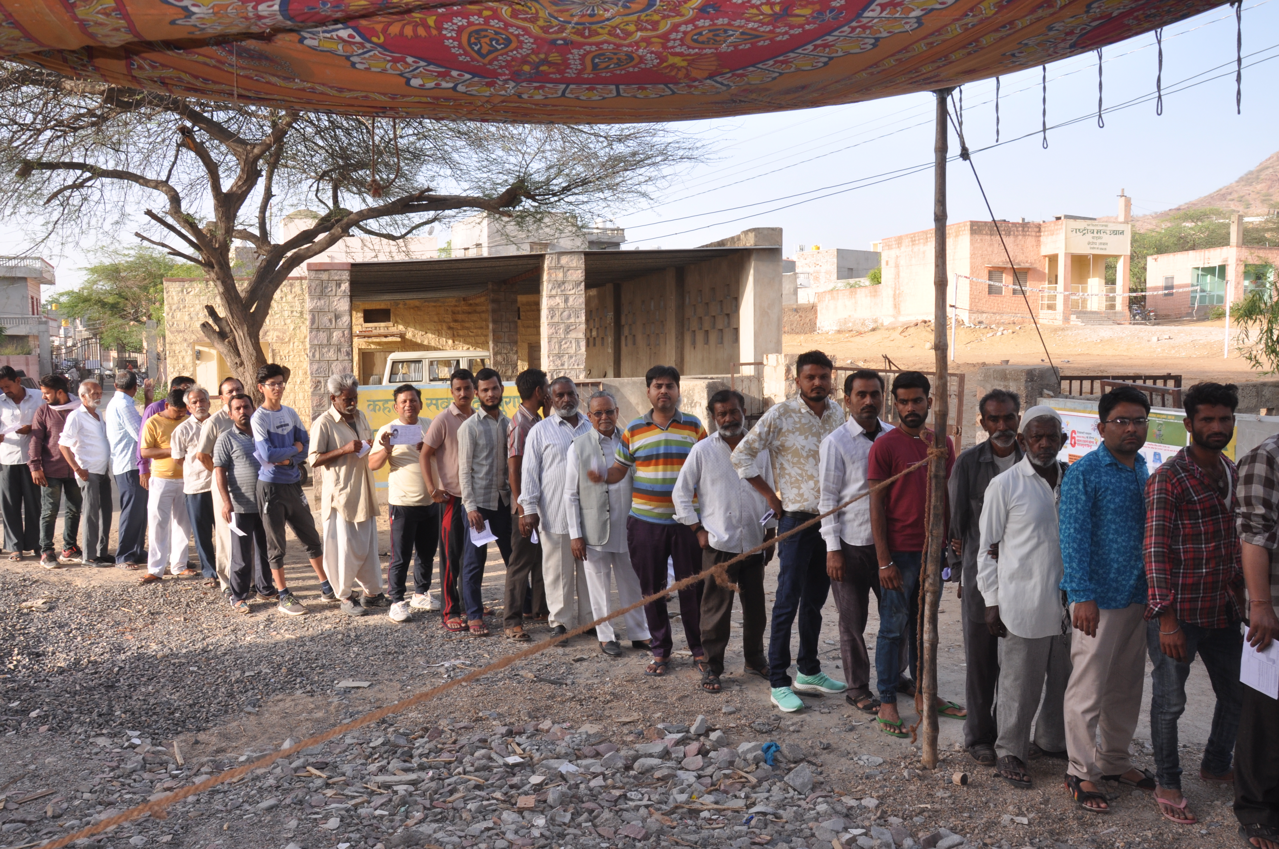 More than 73 percent of voters in 43 degree temperature booths