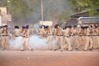 बलवा ड्रिल में पुलिस ने दागीं गोलियां, प्रदर्शनकारियों को पुलिस ने ऐसे किया काबू