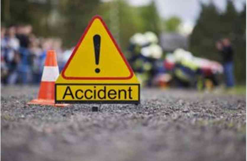 TamilNadu: Five killed as car rams into truck