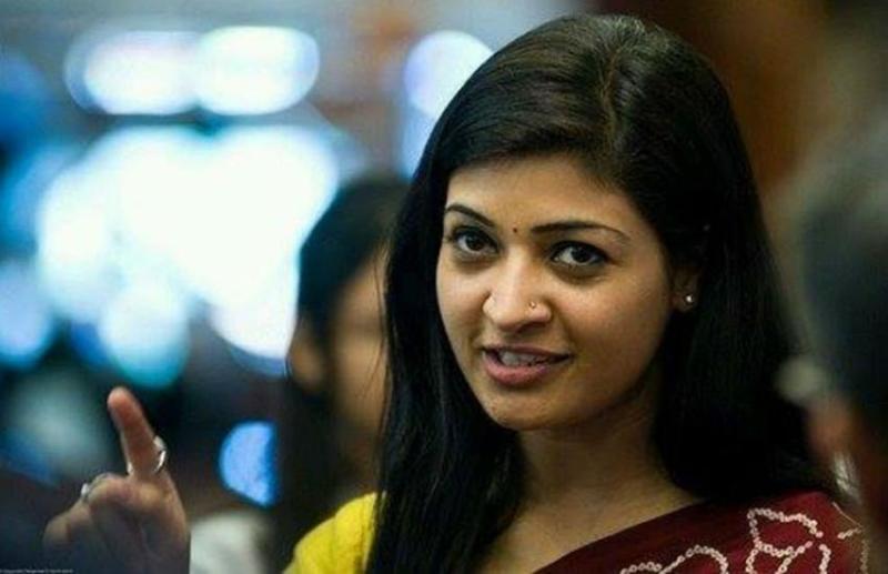 AAP पर फिर भड़कीं अलका लांबा, रोड शो में केजरीवाल की गाड़ी में नहीं मिली जगह