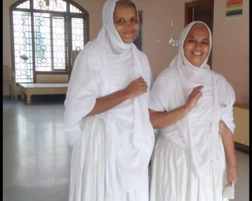 Devaval Gaya of Sadhvivand Priyadarshita and Sudarshita in an accident