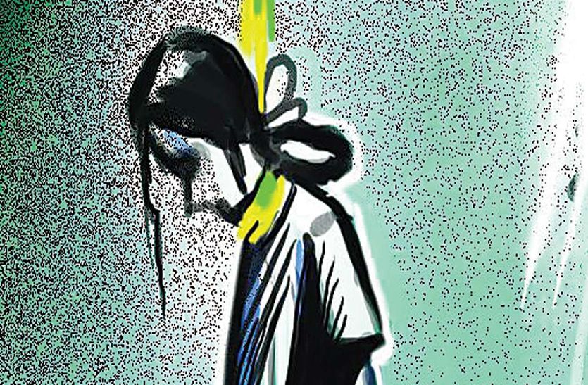 Schoolgirl hanged