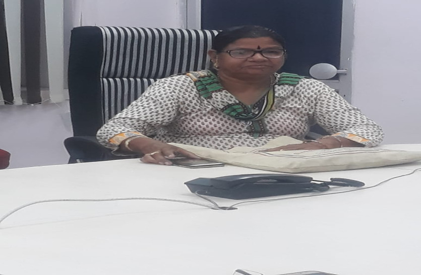 Four thousand bribe taken, lady supervisor arrest