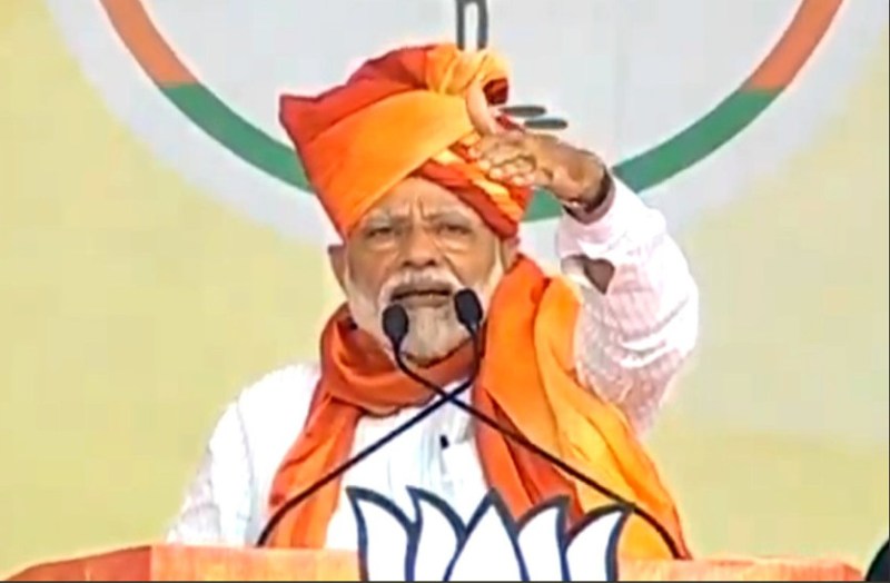 PM Modi attacks congress on masood azhar issue in Karauli