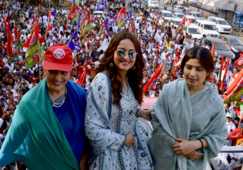 road show of Sonakshi Sinha attract people of Lucknow for election