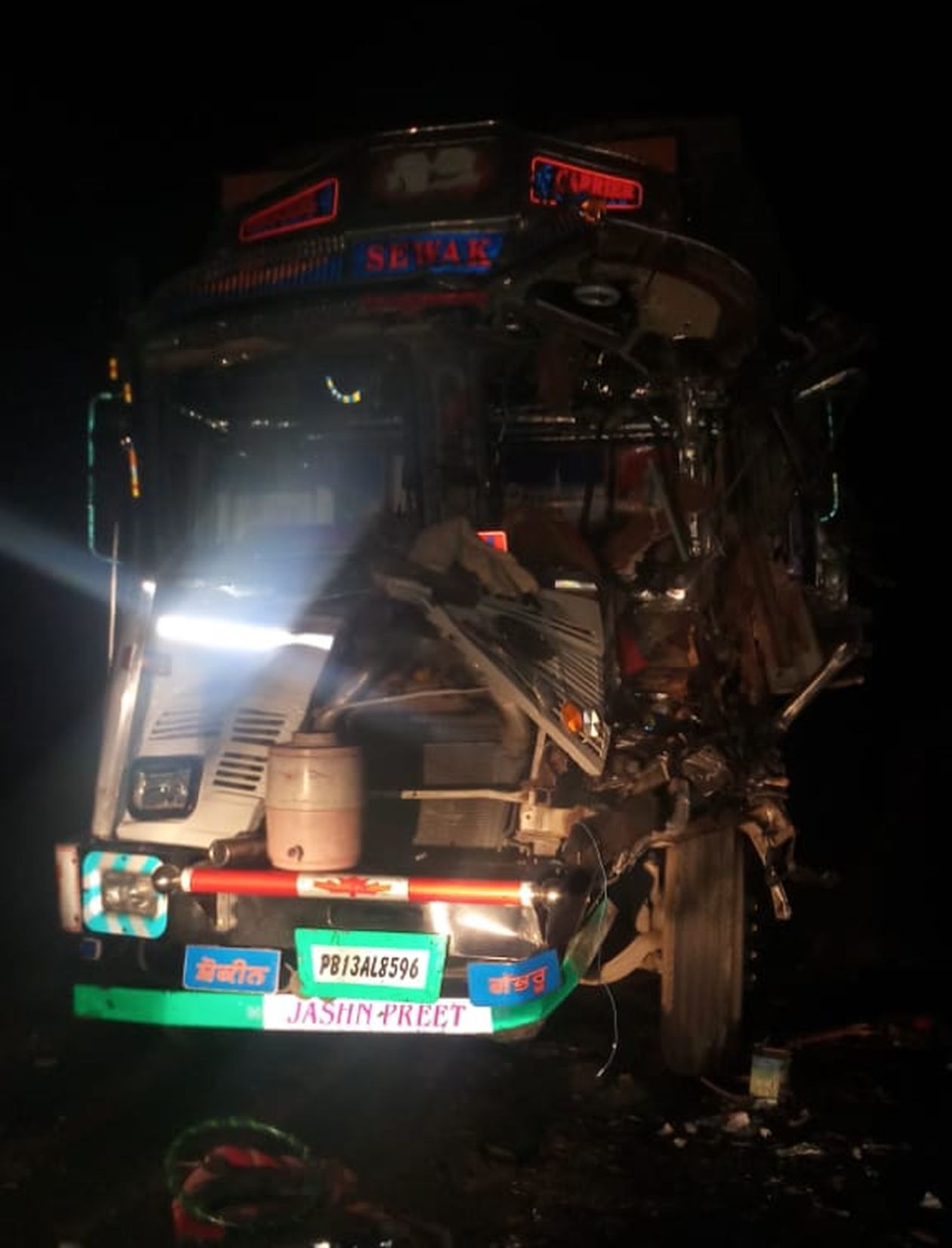 दो दुर्घटनाओं में एक की मौत, चार घायल