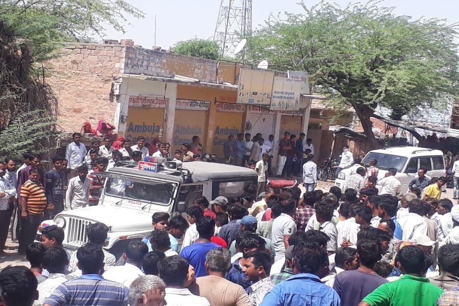 आगोलाई में मोपेड पर सवार पिता-पुत्र पर चढ़ा ट्रैक्टर, दोनों की मौके पर हुई दर्दनाक मौत