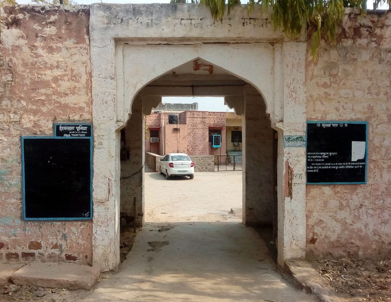 पटवारी काम के बोझ तले तो आमजन कार्य नहीं होने से परेशान