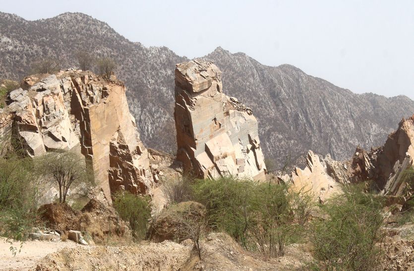 Illlegal mining in khoda ganesh