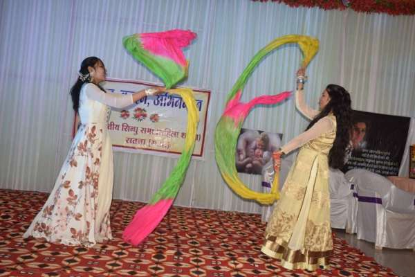 मां तुझे सलाम प्रोग्राम में मनमोहक नृत्य, देखें फोटो में