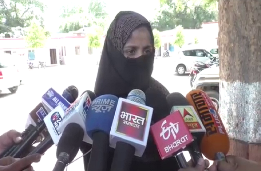 Husband pulled his wife from the house by triple talaq