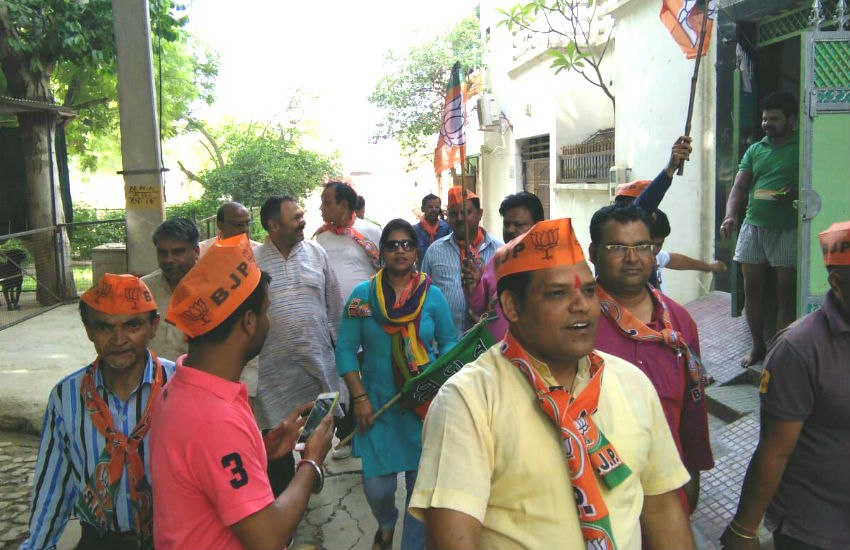  BJP workers campaign