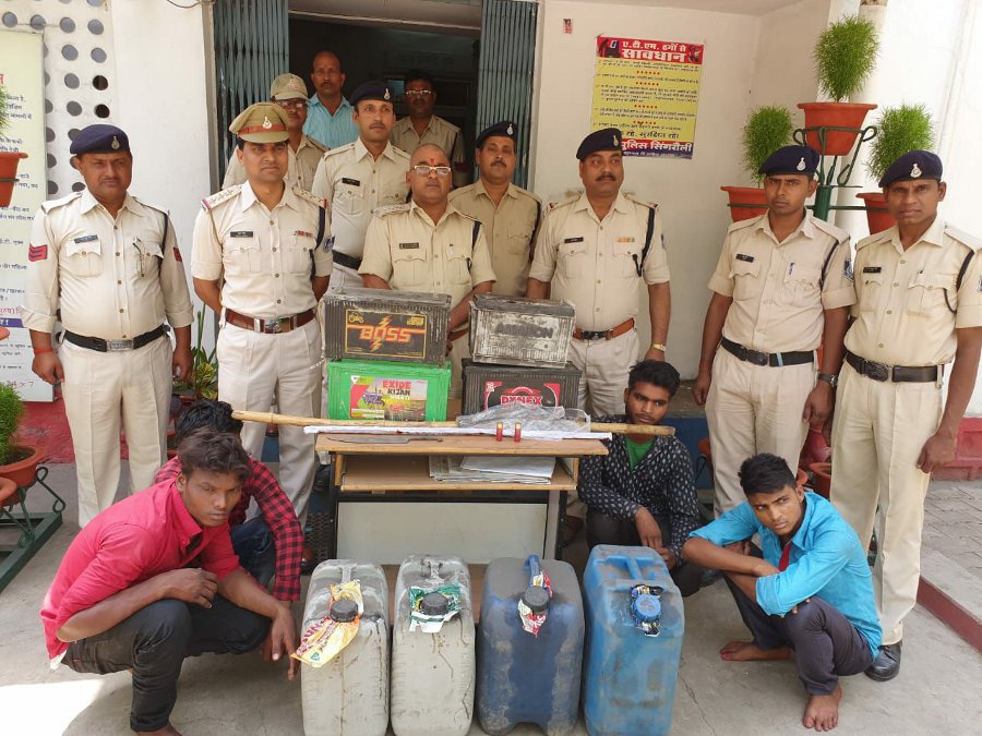 Police arrested four accused planning a robbery in Singrauli