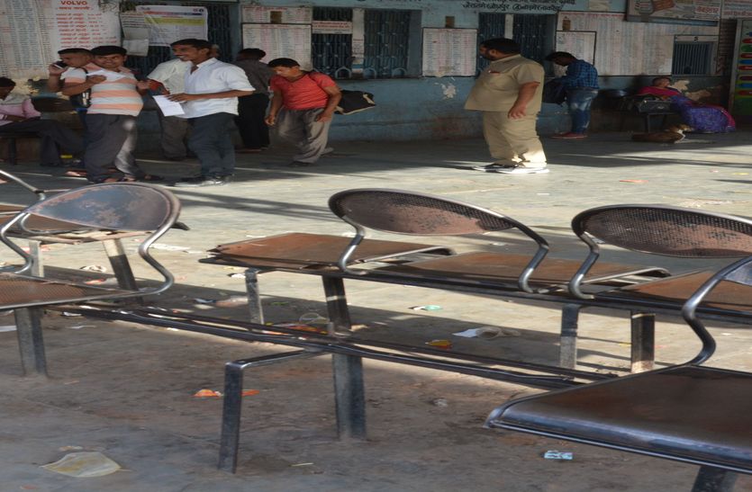 road bus stand in bad condition, broken chair