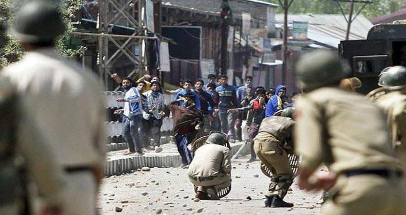 stone pelting at baramulla highway